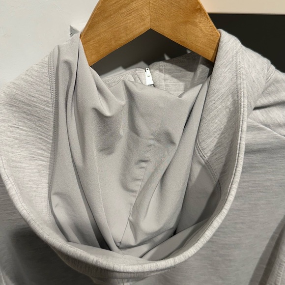 Lululemon Athletica | Grey Zip Up Hoodie | Medium | Worn Once! - Picture 3 of 4